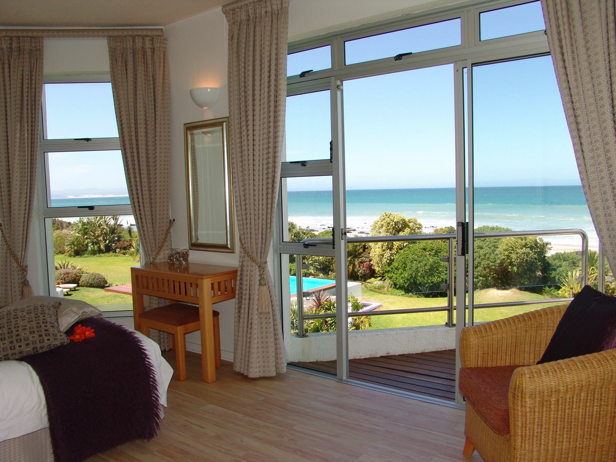 Hotel Diaz 15 House On The Bay Jeffreys Bay Exterior foto